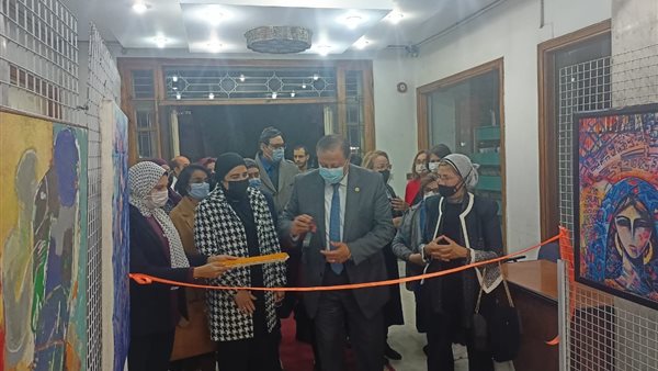 هشام عزمي يفتتح المعرض