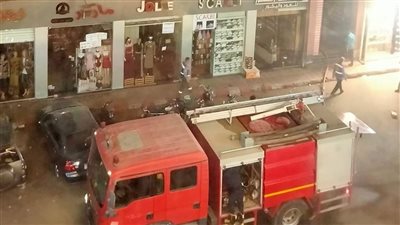 بسبب ماس كهربائي.. نشوب حريق في مول شهير بقنا| فيديو وصور