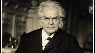 بيورنستيارنه بيورنسون.. حصل على نوبل في الأدب واتهم بالخيانة العظمى