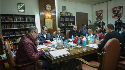 مجلس إدارة النادي الأهلي يعقد اجتماعه الأول دون العامري فاروق