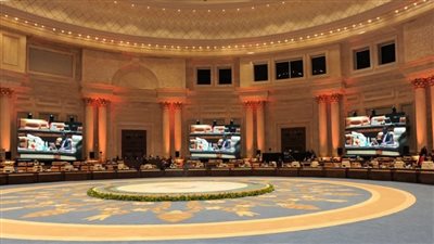 وزير التعليم العالي يبحث مع وفد الكلية الملكية للجراحين إنشاء فرع لها بمصر