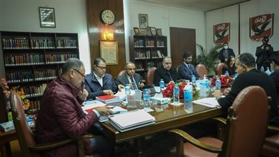 مجلس إدارة الأهلي يعتمد شطب عضوية إبراهيم عيسى وهناء حمزة