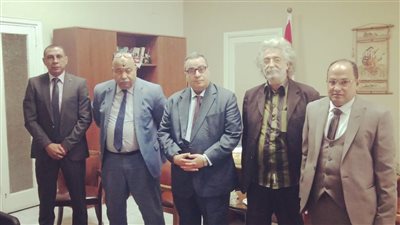 حسين خيري يجتمع مع ممثل الخارجية لبحث شؤون الأطباء بالخارج