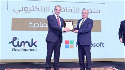 وزيرا العدل والاتصالات يبحثان أوجه التعاون في تطوير منظومة التقاضي