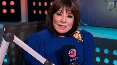 لبنى عبد العزيز: أعشق المسرح ولم يكن في نيتي الدخول لعالم السينما