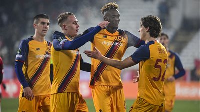 روما يُنهي دور المجموعات بدوري المؤتمر الأوروبي بثلاثية في شباك سسكا صوفيا