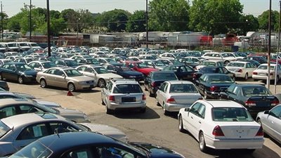 بسبب ارتفاع أسعار الزيرو.. انتعاش حركة الشراء في سوق السيارات المستعملة