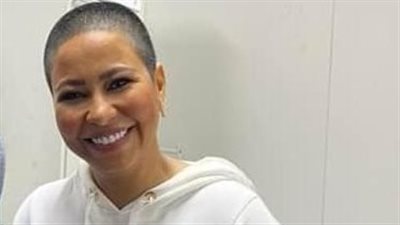 صبري فواز عن ظهور شيرين عبد الوهاب دون شعر: الفنان ممكن ينتحر ويكتئب 