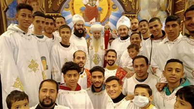اسقف المنيا يرسم شمامسة جدد بكنيسة السيدة العذراء بقرية العباسية بمغاغة