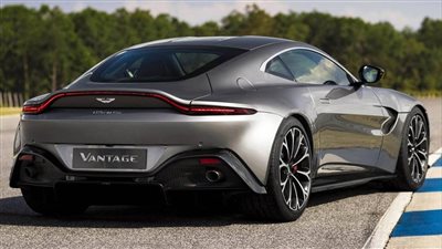 7 معلومات عن سيارة أستون مارتن المتسببة في حادث دهس طلاب الشيخ زايد