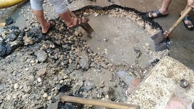 كسر في ماسورة مياه عمومية في زفتى بالغربية.. والمحافظ يوجه بإصلاح العطل