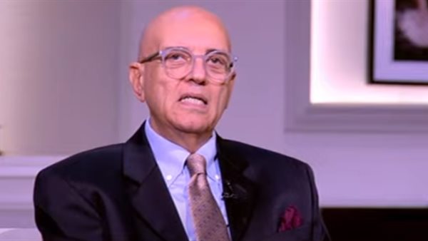 الأديب الدكتور محمد