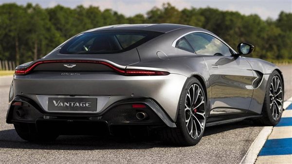 سيارة أستون مارتن