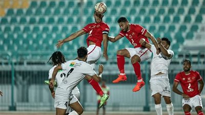 التعادل السلبي يحسم الشوط الأول من مباراة الأهلي وطلائع الجيش