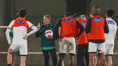 النصر يؤدي مرانه الأول تحت قيادة روسو استعدادًا لمواجهة الهلال في الدوري السعودي 