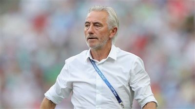 تقارير: الاتحاد الإماراتي يتمسك ببقاء المدرب بعد خماسية قطر 