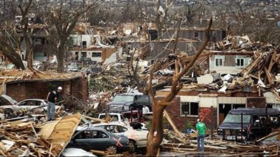 مصرع 70 شخصًا ومحاصرة آخرين.. أعاصير أمريكا مأساة تفوق التصور | فيديوجراف 