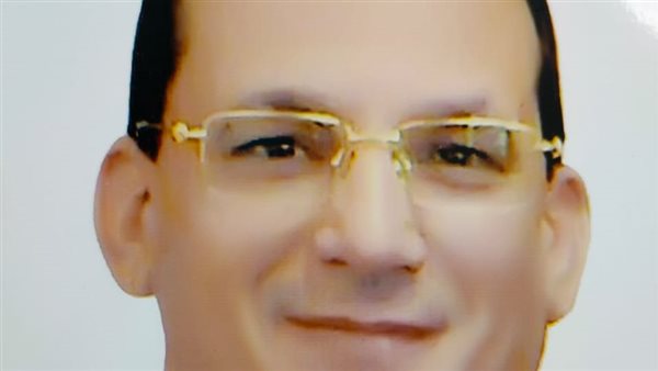 الدكتور عبدالعزيز