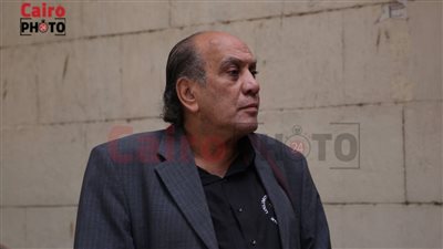 توفي في حضن ابنه.. منير مكرم يروي اللحظات الأخيرة في حياة الراحل محمد عبد العليم