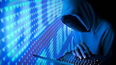 ابعت لنا بياناتك.. عصابات تنشئ كيانات توظيف وهمية للنصب على المواطنين | بث مباشر