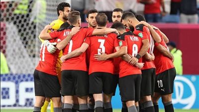 منتخب مصر بـ الزي الأحمر أمام قطر في مباراة تحديد المركز الثالث