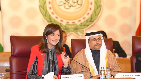 وزيرة الهجرة في حفل