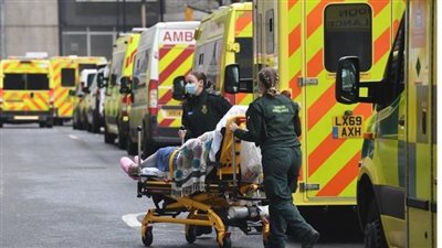 بريطانيا ترفع مستوى تهديد كورونا ضد موجة هائلة.. وتحذير من انتشار المتحور أوميكرون 