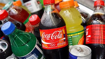 البرلمان يناقش فرض زيادة على المشروبات الغازية بحد أدنى 25 قرشًا.. والشركات: القرار يؤثر سلبًا على حركة المبيعات