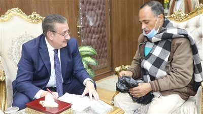 محافظ المنوفية: صرف مساعدات مالية لأسرتين من الحالات المستحقة بأشمون 