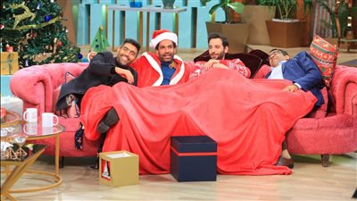 كريم قاسم وعمرو عابد وصدقي صخر يحتفلون بالكريسماس مع منى الشاذلي