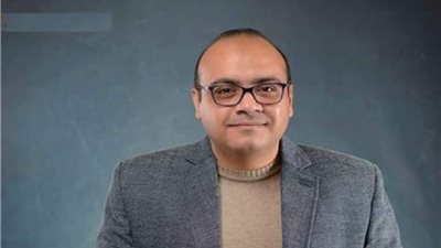 فريد عبد العظيم: يوميات رجل يركض ترصد المجتمع من خلال كرة القدم | حوار