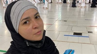 دنيا سمير غانم توجه رسالة لشقيقتها بعد أدائها مناسك العمرة