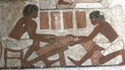 عُرفت منذ عصر ما قبل الأسرات.. تعرف على صناعة الجلد في مصر القديمة 