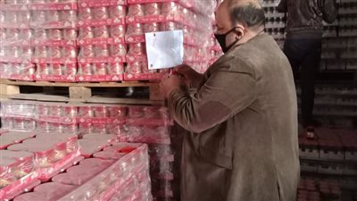 إعدام 5 طن أغذية فاسدة وإغلاق 17 منشأة مخالفة بالشرقية | صور