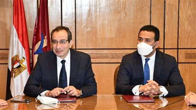 رئيس جامعة الفيوم والمحافظة يناقشان تعزيز سبل وآليات التعاون المشترك 