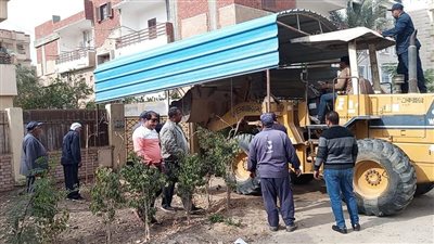 جهاز العاشر يصدر 31 قرار إزالة تعديات وغلق محال تجارية بـ مناطق وأحياء المدينة 