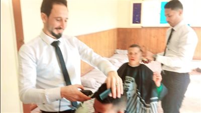 مبادرة شبابية لتصفيف الشعر والتجميل مجانًا للأطفال والأيتام بالمؤسسات الإيوائية بكفر الشيخ