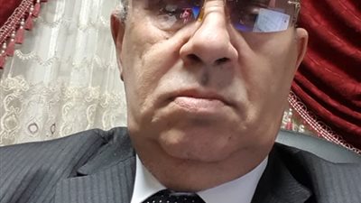 متزوج من شهر وسأطلقها عايزاني أتحايل عليها.. مبروك عطية: فوط أمها لسه مخلصتش يابني