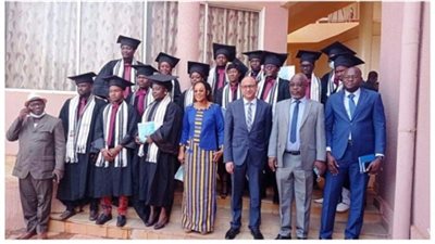 سفارة مصر في واجادوجو ترعى حفل تخرج طلبة الماجستير لفرع جامعة سنجور | صور