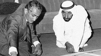 خطط أبو ظبي وهو جالس على الأرض.. وفاة المهندس المصري عبد الرحمن مخلوف 