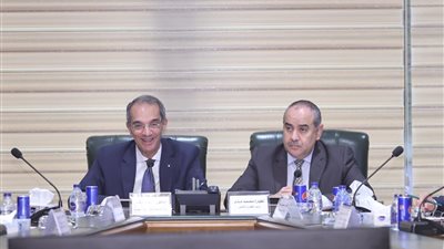 وزيرا الطيران والاتصالات يتفقان على تنفيذ مشروعات الذكاء الاصطناعي |صور