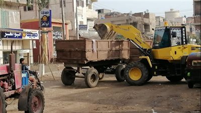 حملات لإزالة تجمعات القمامة والإشغالات وإصلاح أعطال الكهرباء في كفر الشيخ