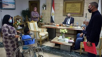 محافظ جنوب سيناء يلبي استغاثة مواطن من ذوي الاحتياجات الخاصة بـ طور سيناء