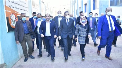 محافظ الغربية يتفقد المنشآت الرياضية بنادي اتحاد بسيون