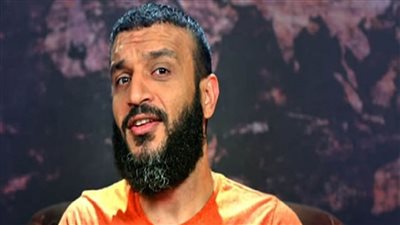 تعمد الإساءة إلى مصر.. بلاغ يتهم الهارب عبد الله الشريف بالخيانة ويطالب بإعدامه