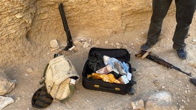 مصرع عنصر إجرامي بحوزته أسلحة نارية وذخائر ومواد مخدرة بسوهاج