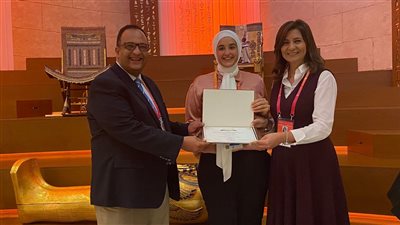 وزيرة الهجرة تكرم شباب المصريين بالخارج المشاركين في إكسبو دبي │ صور