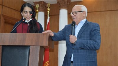 محافظ بورسعيد في لقاء حواري مفتوح مع الطلاب: الدولة حريصة على تطوير أسلوب وعملية التعليم | صور 