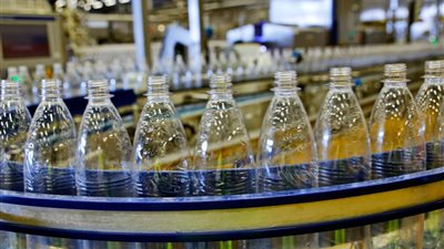 حظر المنتجات البلاستيكية ذات الاستخدام الواحد في الإمارات