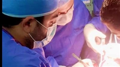 فريق طبي بمستشفى كفر الزيات ينجح في إجراء عملية جراحية وإنقاذ حياة مسن مصاب في حادث قطار 